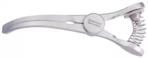 Medline Cooley Bulldog Clamps - Cooley Bulldog Clamp, Atraumatic, Curved, 105 mm - MDS1209950