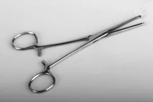 Medline Floor Grade Kelly Forceps - Kelly Forceps, Nonsterile, Single-Use, 5.5'', Curved - MDS10767