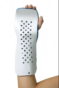 Medline Metacarpal Splints - Foam-Padded Metacarpal Splint, Right, Size S - ORT33200RS